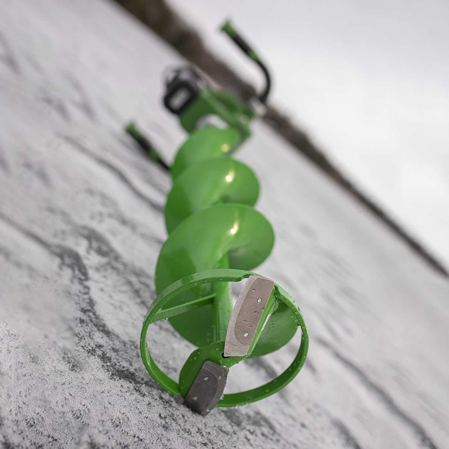 ION ICE FISHING G1 8 Electric Power Ice Fishing Auger with High Performance 4Ah 40V MAX Gen 1 Lithium-Ion Battery Green/Black