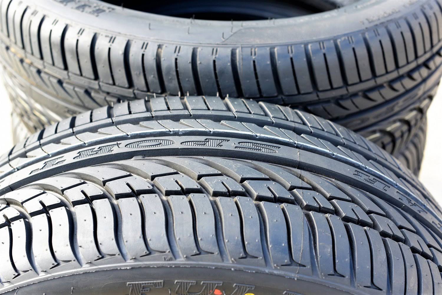 Fullway HP108 215/55ZR17 215/55R17 98W XL High Performance Tire